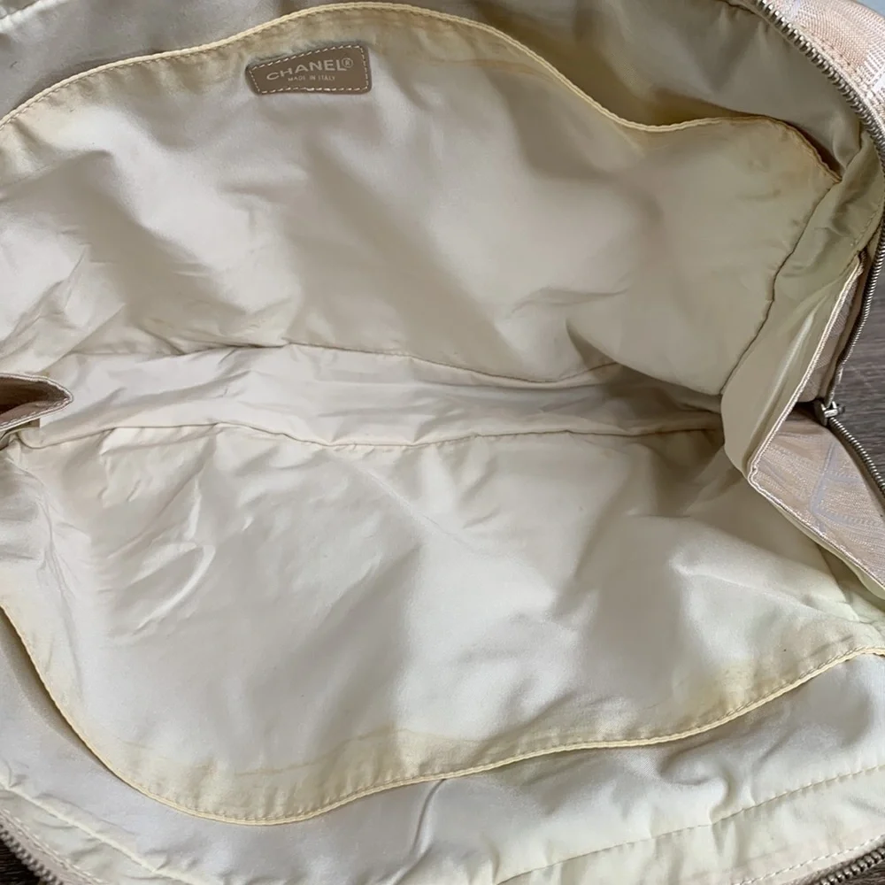 EUC Chanel canvas office bag or laptop bag. - Picture 9 of 10